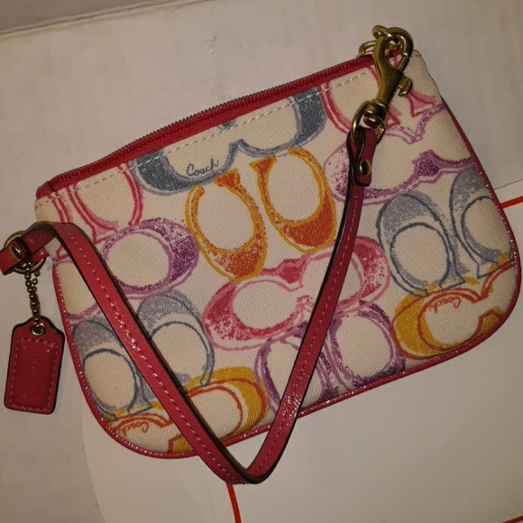 Pretty Coach Signature Stripe Scribble Print Wrist - Picture 8 of 8